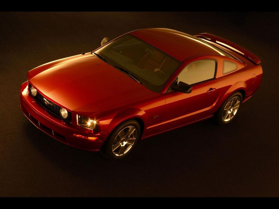  Ford Mustang GT 2005 года  (фото 45 из 209)